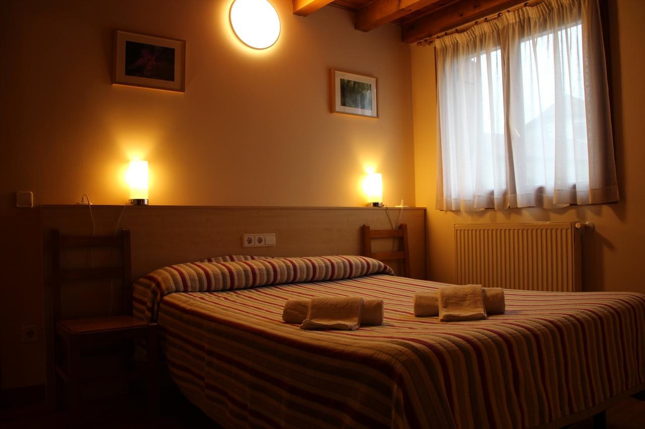 Hostal Ezkaurre Isaba Luaran gambar