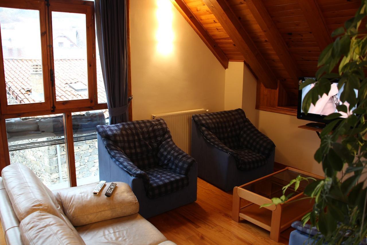 Hostal Ezkaurre Isaba Luaran gambar