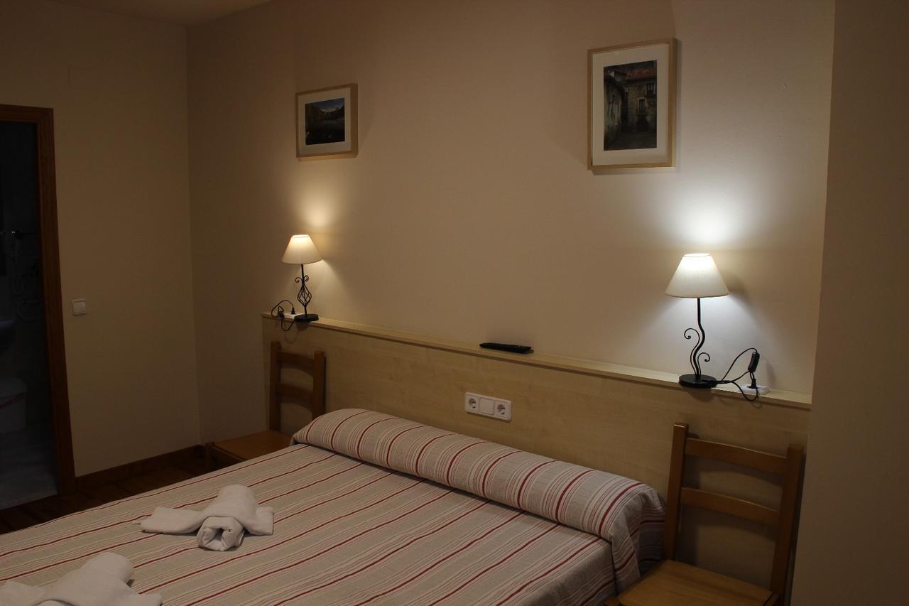 Hostal Ezkaurre Isaba Luaran gambar