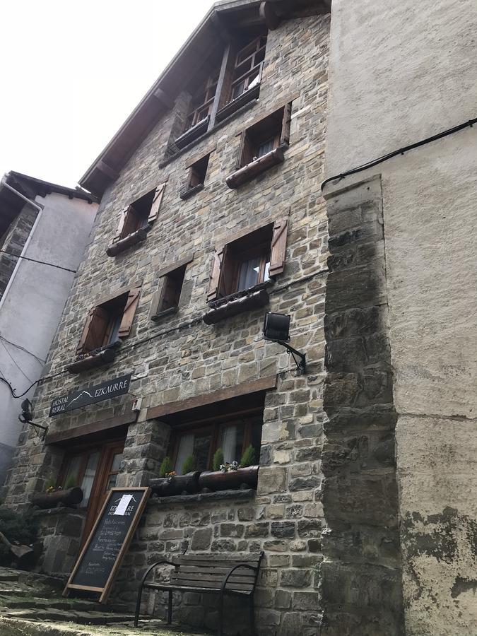 Hostal Ezkaurre Isaba Luaran gambar